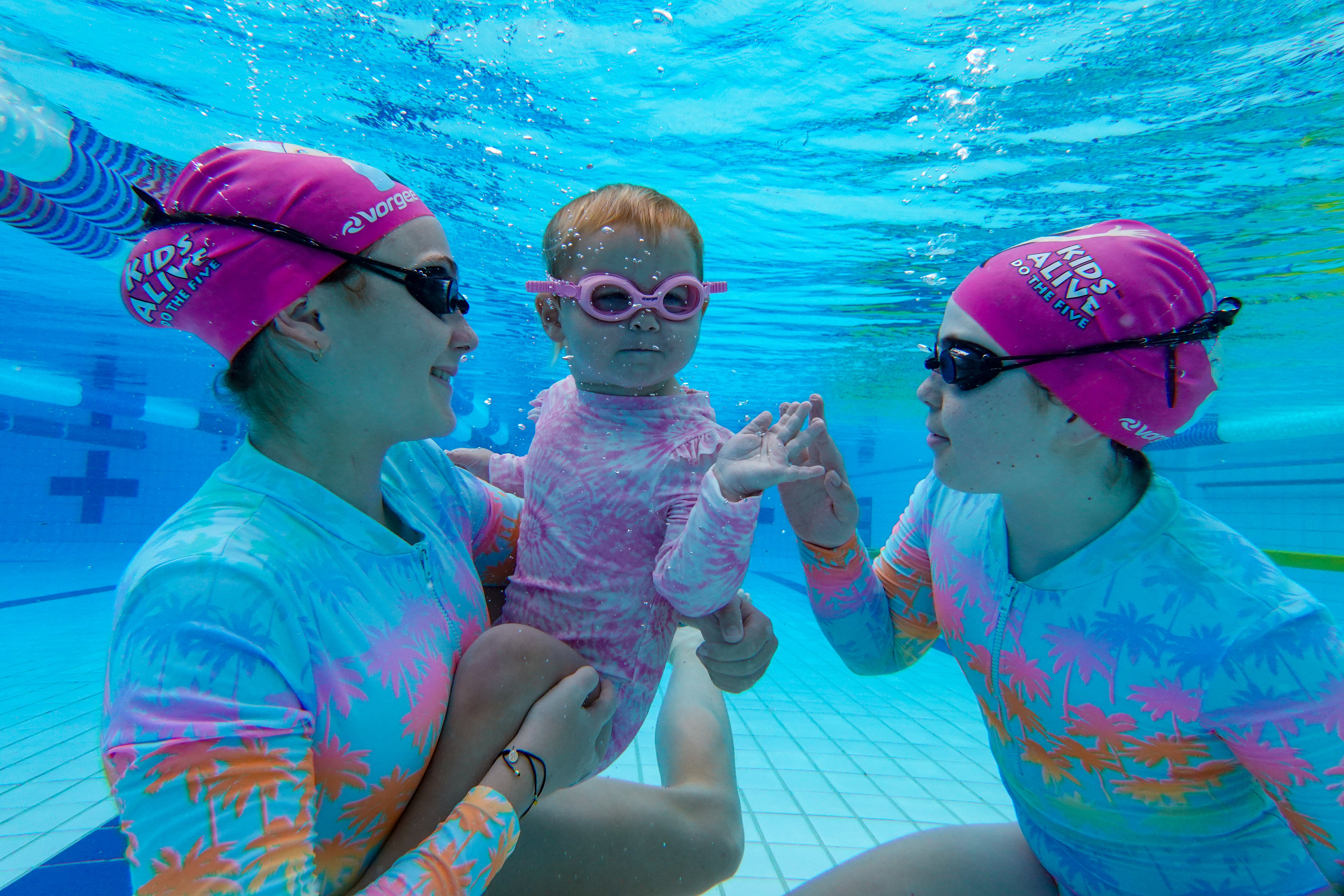Teach Your Baby to Swim: From First Bath to Swimming Lessons